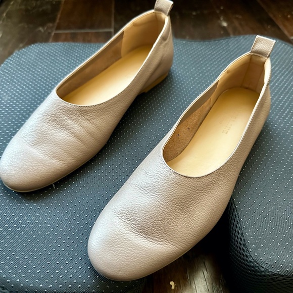 Everlane Shoes - Everlane Italian Leather Day Glove Mocha Flats Size 7.5